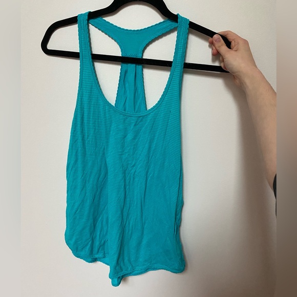 Two Lululemon workout tops - Picture 3 of 7